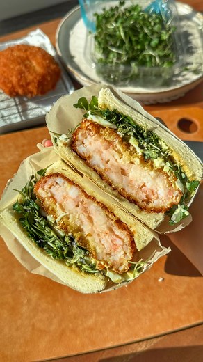 Kirby Ip on Instagram: "Can’t go to Japan this year? No problem 😏 I gotchu with this Japanese Shrimp Katsu Sando 🍤🥪 The best part? These Magic Broccoli Microgreens from @GoodLeafFarms are Canadian grown, packed with up to 21X more Vitamin A than mature broccoli, and require no washing! 🌱 Ingredients: - 1 handful of GoodLeaf Magic Broccoli Microgreens - 4 slices crustless white bread - 1 tsp butter - 15 - 25 pcs large frozen shrimp, thawed - 1 tbsp cornstarch - pinch of salt - 1 tsp white pep