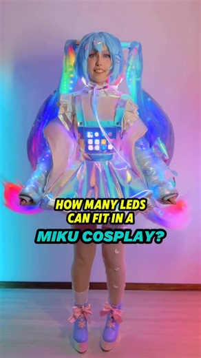 I like Miku and LEDs 🫣💖 For my Miku cosplay I used lights in different parts, it was a great opportunity to experiment applying them in parts I’ve never tried before, like the wig or hoodie! Remember! You can see the process of this cosplay in previous videos 🙂‍↕️✌️💖 #hatsunemiku #cosplay #led | Eriza Cosplay