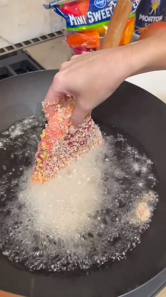 Deep-Fried Steak is Cooked Perfectly