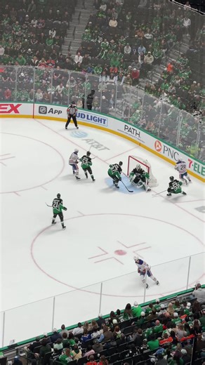 Intense Fights Erupt in Stars vs. Oilers Game