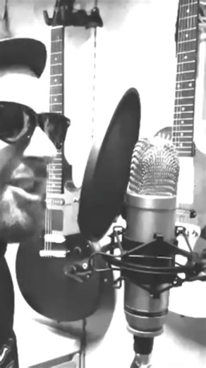 Here’s our brand new tribute video of “Ol’ 55” (Tom Waits, 1973), reimagined in a Rocksteady style together with our dear Dr. Ring Ding If you enjoy it, drop a comment and let us know what you think! ©️ Roxteady - booking & management ☆ Dr. Ring Ding ☆ Tom Waits WEBSITE: https://roxteady.eu https://themagnetics.eu INFO: roxteady.agency@gmail.com | The Magnetics