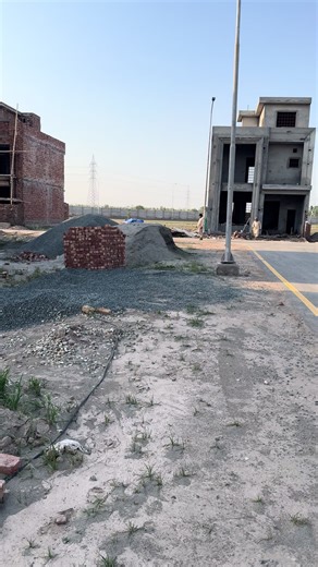 🚨 EXCLUSIVE PROPERTY ALERT IN PARK VIEW CITY LAHORE! 🚨 Looking for the perfect spot to build your dream home or make a highly profitable investment? We have an incredible offer for you in the most sought-after society! 📍 Location: Crystal Extension Block, Park View City, Lahore 🔥 Hot Deal Highlights: Plot Size: 5 Marla (Pair of plots available!) Payment Status: Half Paid (Best for managing cash flow) Bonus Benefit: 100% Transfer Free! 💸 Asking Price: Only 46 Lakh PKR per plot! This is a rar