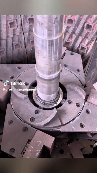 Vertical shaft sand making machine crushes limestone, 4-layer hammer head discharge material less than 3 mm#Verticalsandmakingmachine#compoundcrusher#riverpebblesandmakingmachine#stonecrusher #crushing #miningmachine #sandmakingline #sandmakingequipment