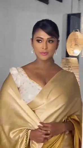 Stylish Vibes with Udari Perera in Favorite Attire