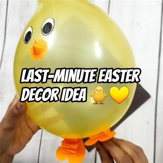 Balloon Easter Chick 🐣 | Easy DIY Easter Craft #shorts