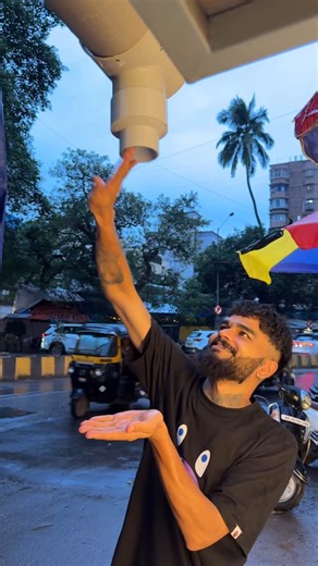 BHAAP RE BHAAP on Instagram: "Watch till end🤣🤣 . . #bhaaprebhaap #funnyréels #foodcart #best"