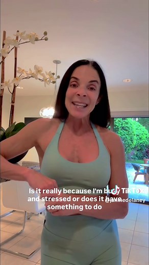 I teamed up with @midihe because there are some parts of menopause we simply don’t talk about enough. I’m already in menopause and overall I feel really good, but one thing I’ve noticed is that every once in a while I can feel more irritable or short-tempered than I used to. Instead of simply assuming it was something I had to accept, I wanted the opportunity to talk about what I was experiencing with someone who specializes in this stage of women’s health. During a virtual Midi visit, your clin