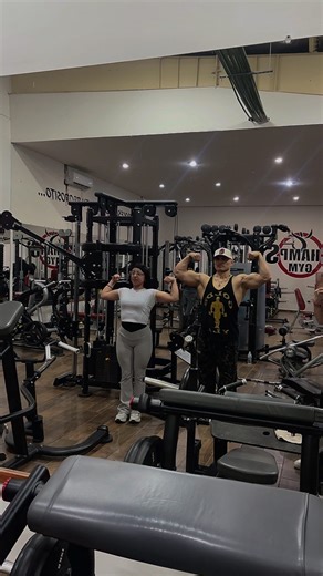 Dary Rojas on Instagram: "Y como dijo Mickey Mouse, cada uno en su house #gym #gymrat #gymbros #fyp"