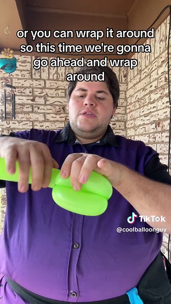 Let’s learn how to make a balloon #frog #balloonanimal #coolballoonguy #balloonartist #tutorial #Earlytx #brownwoodtx #fyp #viral