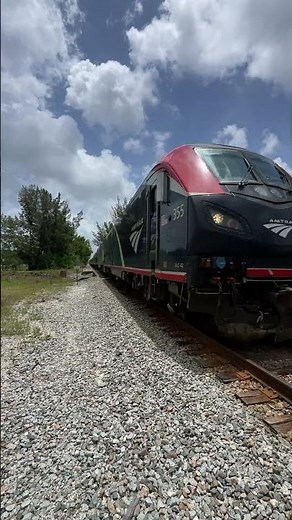 AMtrak FLoridian Heading To Okeechobee