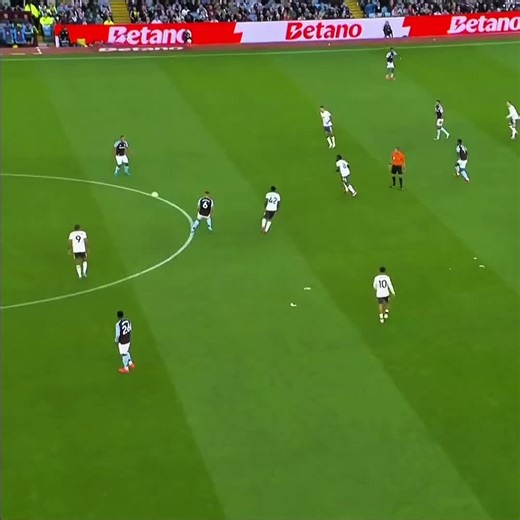 ່ (@fluent_futbol)’s video of jhon duran