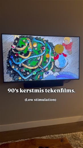 Oei ik knoei | Momlife NL on Instagram: "Omdat de vorige reel zo viral ging over waarom ik met mijn zoontje alleen nog maar 90’s tekenfilms kijk, heb ik nu een speciale kersteditie gemaakt! 🎄✨ Ik heb hieronder een lijst gemaakt met al onze favoriete 90s kersttekenfilms, zodat je zelf ook in de feeststemming kunt komen! 🎅💫 1. Pluto en de kerstboom | Disney + 2. The Snowman (1982) | YouTube 3. Little Bear – “Little Bear’s Christmas Story” (1999) | YouTube 4. Franklin – “Franklin’s Christmas Gif