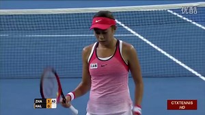 Throwback to the powerful rallies of ZHANG Shuai with the current singles No. 1 Simona Halep at #AusOpen2016. Shuai is not a player to be underestimated! 💪 🎾 ✨ | Tie Break Tens