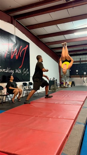 Back Handspring, Back Tuck, Back Handspring, Back Tuck! 🎥✨