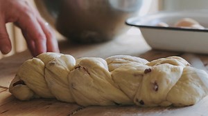 5.7K views · 59 reactions | Christmas Bread Day – 30 Nov & 12 Dec Celebrate the season with a day full of festive baking! Master golden brioche, a sage & onion farmhouse loaf, salt-specked grissini, Christmas Eve pizzas, and a Boxing Day focaccia made from leftovers. Step away from shop-bought loaves and bring the joy of homemade bread to your Christmas holidays. > https://rivercottage.net/courses/baking/christmas-bread-day/ | River Cottage | Facebook