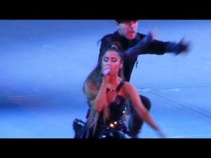Ariana Grande - Break Free (Live in Philadelphia Sweetener World Tour 2019)