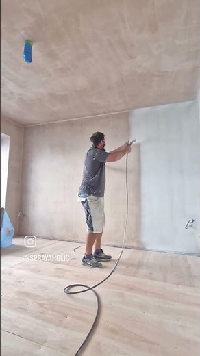 Spraying walls with an Airless Paint Sprayer Tritech T4 516 ultra tip