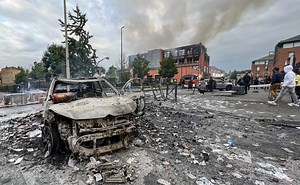 Francia: los disturbios ya causaron daños por más de 20 millones de euros en el transporte de París