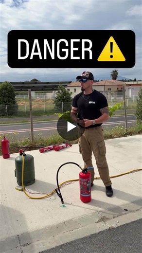 Oui il y a un danger lié à l’utilisation d’un extincteur à pression auxiliaire . Important de le savoir !!! | Axel MUNCH | 11 commentaires