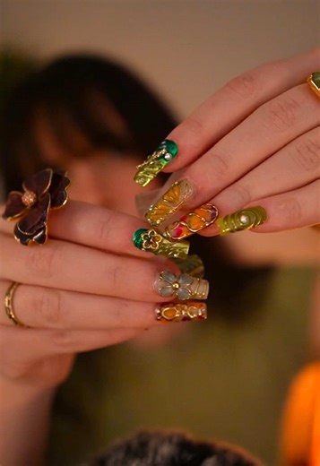 I like to whisper. But sometimes I must let go of the whisper and let the noises speak for themselves. 🧘‍♀️🧘‍♀️ LOL #ASMR #ASMRSOUNDS #ASMRFORSLEEP #NOTALKINGASMR #IAMBESTASMRTISTEVERANDILOVEASMR