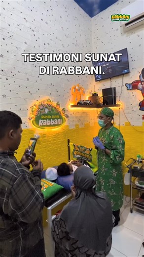 Sunat Surabaya | Khitan Surabaya on Instagram: "Anak hebat sudah sunat, udah resmi jadi pria 🤝 Segera konsultasi dan reservasi tanggal khitan buah hatinya ayah bunda CP : - 0858-5494-3972 - 0895-3560-91144 📍Cabang 1: Jl Demak jaya 2 no 41A 📍Cabang 2 : Jl menanggal 5 no 17b Atau kunjungi web resmi kami: sunatenak.com Melayani sunat home care (datang ke rumah) #pusatsunatsurabaya #sunat #surabayasunat #sunatmodernsurabaya #sunathomecare"