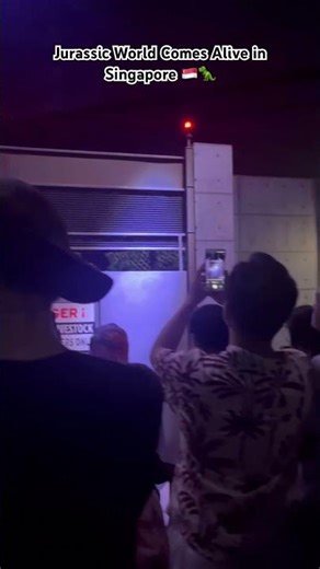 Real Raptors in Singapore?! Jurassic World Moment 🇸🇬 🦖#travel #ytshorts #shorts #viral