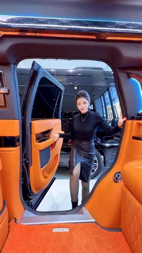 luxury car on Instagram: "Extended version of Lincoln, do you like this one better?#lincoln # Extended Lincoln"