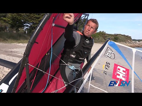 Mise à l'eau et départ avec un Moth à foil