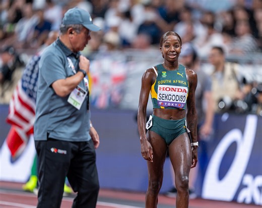 Prudence Sekgodiso came into the mixed zone emotional and defeated, "I did everything I was supposed to do ... but God had other plans," she said. After a stellar season, including a Gold at the World Indoor Championships, it seems a hamstring injury could be the cause of her performance here in Tokyo. A distraught Prudence kept apologising to her fans and family, saying she had let everyone down. It shows the enormous pressure these athletes are under at these events. 📷 Anton Geyser Media #WCH