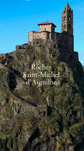 Visiter Le Puy-en-Velay et ses trésors avec le meilleur bon plan de vos vacances : 𝗣𝗮𝘀𝘀 𝗖𝗮𝗿𝗱 𝗲𝗻 𝗩𝗲𝗹𝗮𝘆 🎟️ Un seul et unique Pass’ pour rêver et voyager Rocher Saint-Michel d'Aiguilhe Forteresse Polignac Cloître de la Cathédrale du Puy-en-Velay Musée Crozatier - Patrimoine Agglomération du Puy en Velay / Statue Notre-Dame de France 💙 bit.ly/pass_monuments_24 | Le Puy en Velay Tourisme