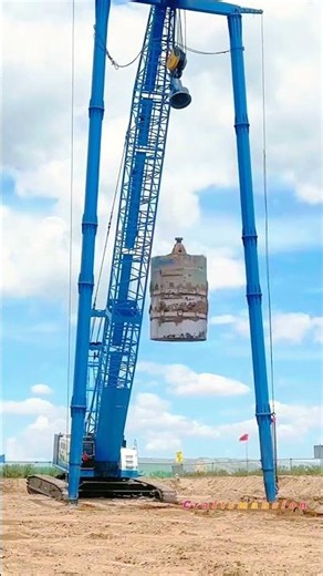 Dynamic Compaction Crane Dropping Heavy Weight For Ground Engineering
