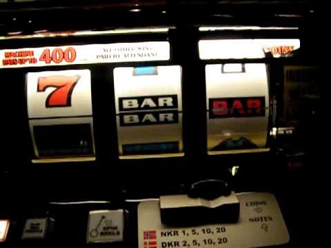 IGT Cats 'N' Dogs Slot Machine