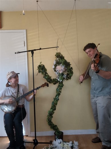 BEHOLD THE DANCING PLANT CREATURE!! Heavily inspired by Sierra Ferrell's aesthetic, and dancing to her song Fox Hunt. Shoutout to my buddy Nat for helping me bring this creature to life with his awesome fiddling!