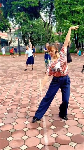 Steps 17-19 Outdoor Morning Rumba Class - Dancing with Vu Dieu Xanh