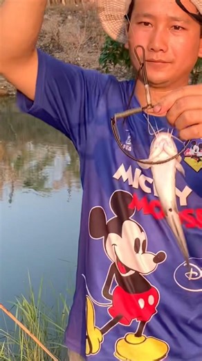 A new method of fishing has emerged. #foragers