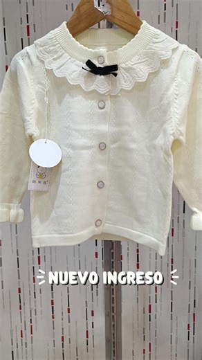 🌈Nuevo ingreso ✨Para está nueva temporada 26' te traemos estos saquitos de beba en dos variantes distintas para que las peques puedan estar abrigadas y coquetas🎀 ❤️los podés adquirir por curva en nuestro local en concordia 367 o por nuestro catálogo mayorista! . #avellaneda #importado #beba #ropadebebe #modakids #tendencia #avellanedamayorista #modainfantil #tiendaonline #coquette