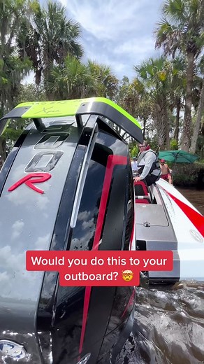 Who can do this exhaust pipe to my L6 Verado?! #boats #boat #boating #lifeoffshore #speedboat #mercuryracing #alvarun #450R #300R #mercury #powerboats #raceboat #lcb