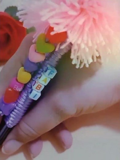 ¿Sabes como decorar un lapicero con hilos?