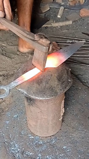 653K views · 1.8K reactions | Kunai Knife Cutting ️#blacksmith #handmade #kunaiknife #craftsmanship #metalworking #cutting | Birju Vishwakarma | Facebook