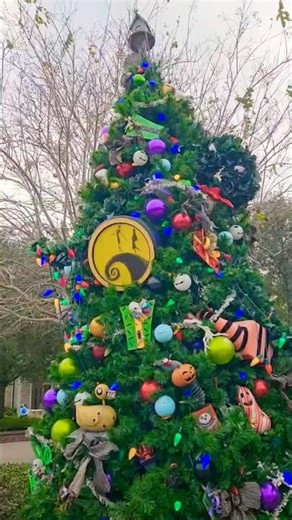 The Nightmare Before Christmas Tree! 🎄 #christmasshorts #thenightmarebeforechristmas #disney