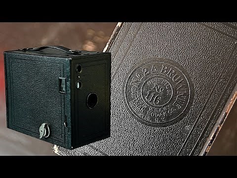 Vintage Kodak Brownie Camera - In Depth Look and Real Negatives Produced