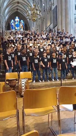 Southwark Cathedral rehearsal for this evening's combined choirs concert, featuring Eton College Chapel Choir, The Choir of Westminster School, The Cardinal Vaughan Memorial School Choir and the Drakensberg Boys Choir. Book for tonight’s performance at 19:00 and the remaining UK tour concerts via https://share.stone.consulting/Drakies_UK_24 or https://www.eventbrite.com/o/drakensberg-boys-choir-school-84656797233 #DrakiesUKTour #MusicIsOurMinistry #DBCS #Drakies | Drakensberg Boys Choir