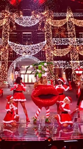 Have you figured out who our Mistletoe is 🎁✨🎄? #maskedsinger #themaskedsinger | The Masked Singer UK