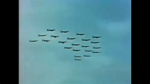 This Is the Moment 22 Hawker Hunters Entered a Loop Together