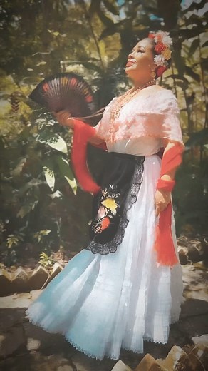 La Jarocha Caribeña … Tlacotalpan Patrimonio Cultural de la Humanidad. Jarocha @angeleslunar4 Locación: Ex Hacienda “El Lencero” Video @carrancomiranda founder: @folkloredanzamov @folkloricosdecorazon #foryou #fyp #foryoupage #viral #viralvideos #viralreels #reelsinstagram #reelsvideos #dancer #dancersofinstagram #danzafolklorica #danzafolkloricamexicana #jarocha #tlacotalpan #veracruz #méxico #like #followforfollowback #follow #waitforit | Folklor DanzayMovimiento