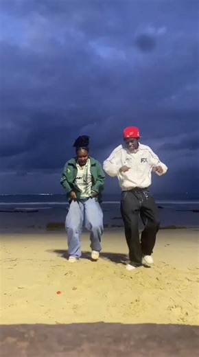 “Couple Goals at the Beach 😍🌊”