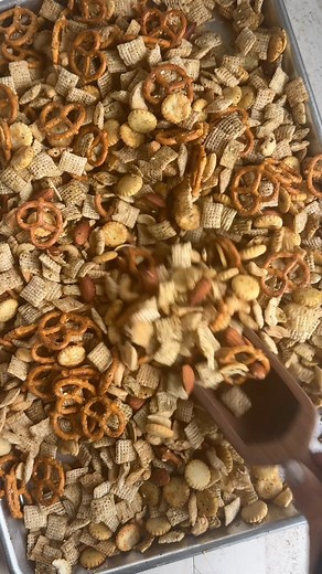 Middle Eastern Spicy Chex Mix Recipe #chexmix #snacks #fblifestyle #fooddolls | Food Dolls
