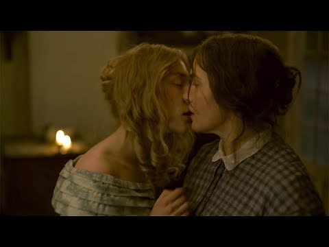 女優2人の美しいキスシーン…映画『アンモナイトの目覚め』本編映像