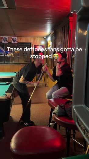 Deftones Fan Immersed in Digital Bath Experience