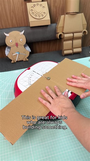 A kid-safe cardboard cutter that actually works 🤯 Made for little builders who love to create, KIDINNO lets kids cut cardboard on their own—no sharp blades, no spinning parts 🙌 Perfect for hands-on play, creativity, and STEAM learning 👏 A great pick if your kid is always building something at home. #amazonfinds #kidstoys #amazontoyfinds #creativekids #steamtoys